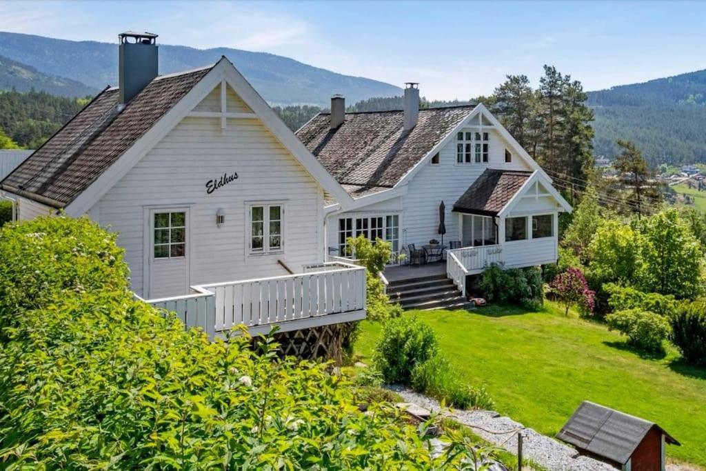 Villa Nydelig Lite Hus Med Egen Vedfyrt Baksteovn. Kaupanger Exterior foto